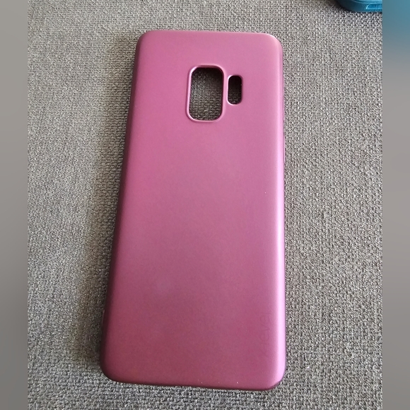 Unlocked Samsung S9 with original box and 3 cases including Otterbox - Picture 8 of 15